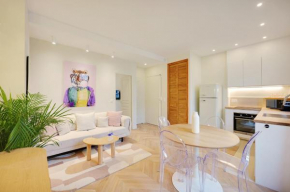 Comfy Suite by Les Maisons de Charloc Homes